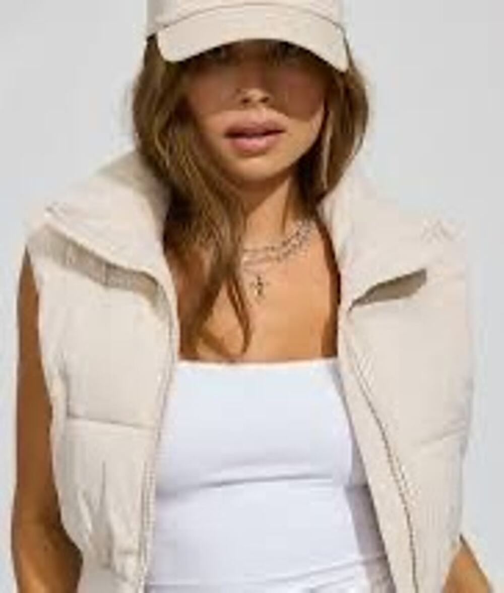 Garage NEW Women’s Mini Cropped Puff Vest Size M Cream Color